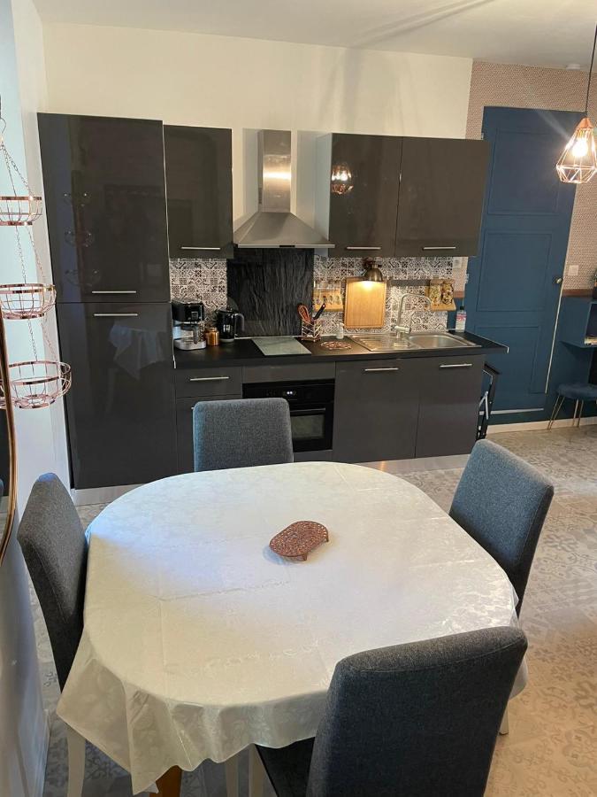לינה וארוחת בוקר סרה La Reyniere מראה חיצוני תמונה
