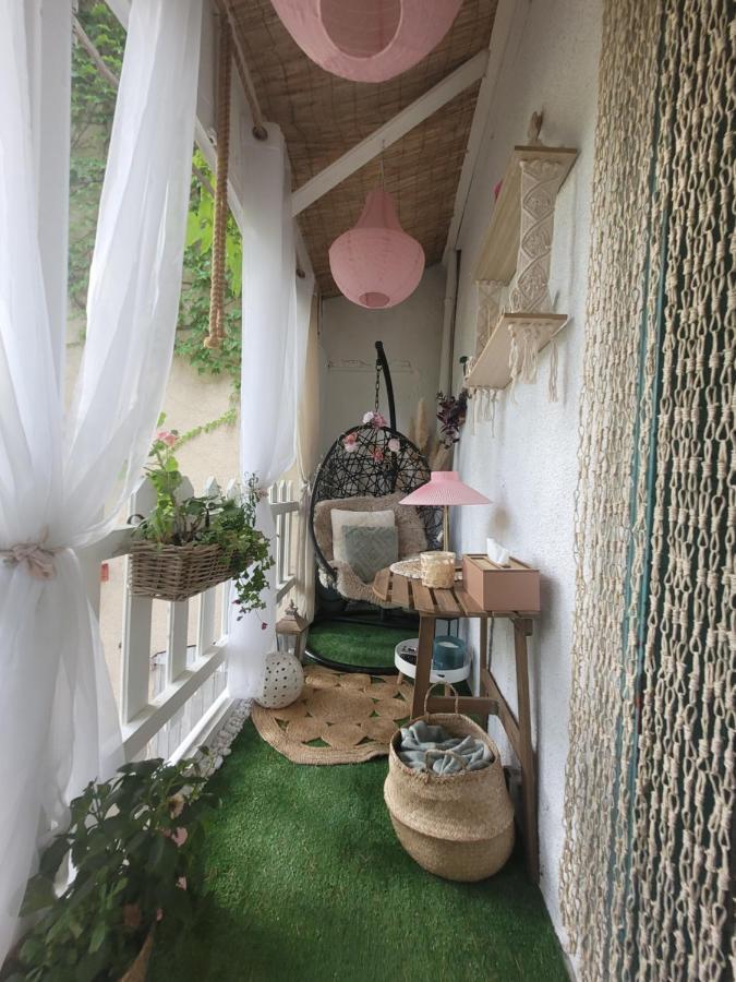 לינה וארוחת בוקר סרה La Reyniere מראה חיצוני תמונה
